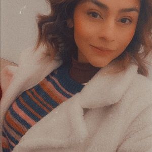 Meet your Posher, Adriana